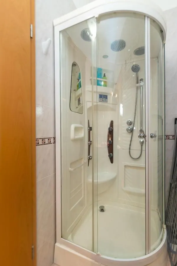 Apartments Villa Adore Ičići 0*,  Chorvatsko