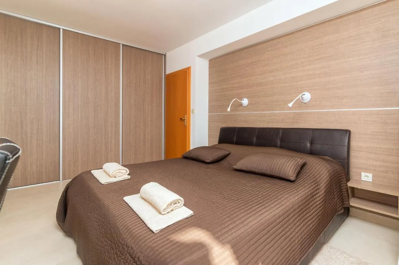 Apartments Villa Adore Icici