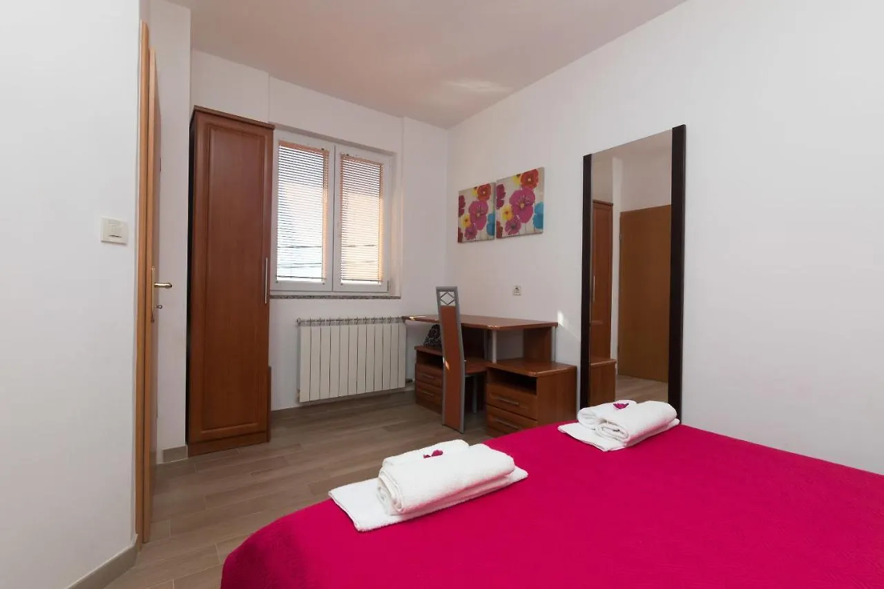 Apartments Villa Adore Icici Croatia